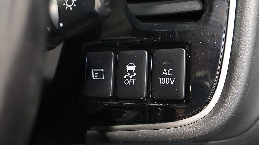 2015 Mitsubishi Outlander PHEV G Navi Package 4WD image 359739