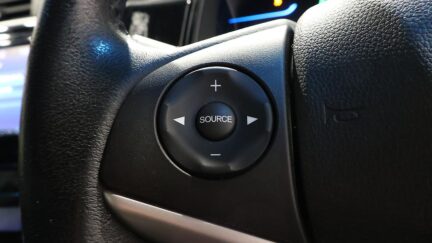 2015 Honda Shuttle Hybrid X image 358858
