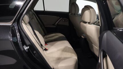 2013 Toyota Avensis Wagon Li image 359802