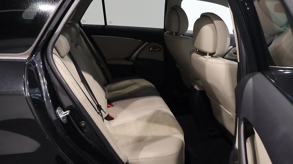2013 Toyota Avensis Wagon Li image 359802
