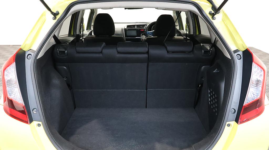 2013 Honda Fit Hybrid F-Package image 358532