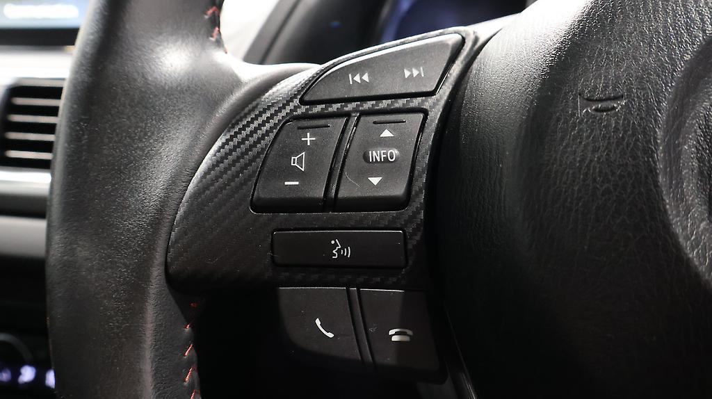 2014 Mazda Axela Sports 20S Touring image 360464