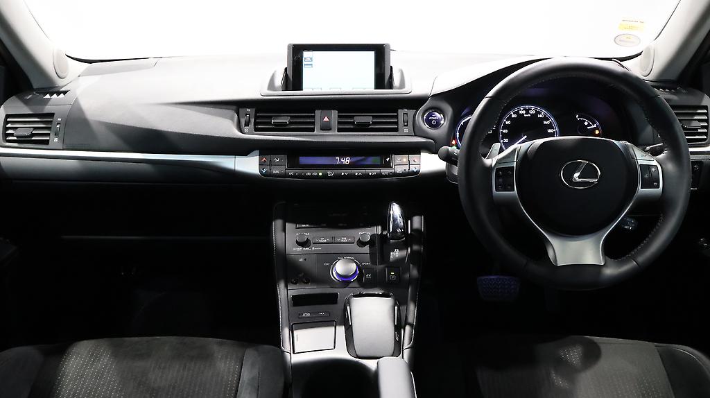 2012 Lexus CT200h Version C image 360479