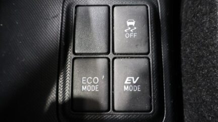 2015 Toyota Aqua S MODEL + PUSH BUTTON START + REVERSING CAMERA image 361846