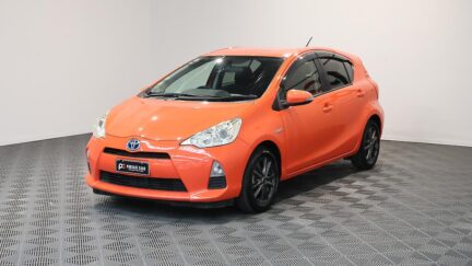 2013 Toyota Aqua Reverse Camera / Push Start / Alloys image 358354