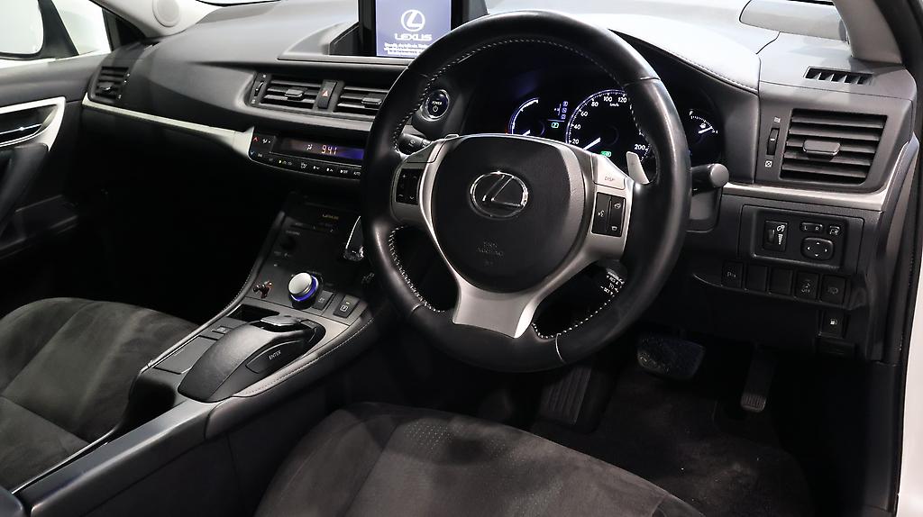 2012 Lexus CT 200h Version C image 359868