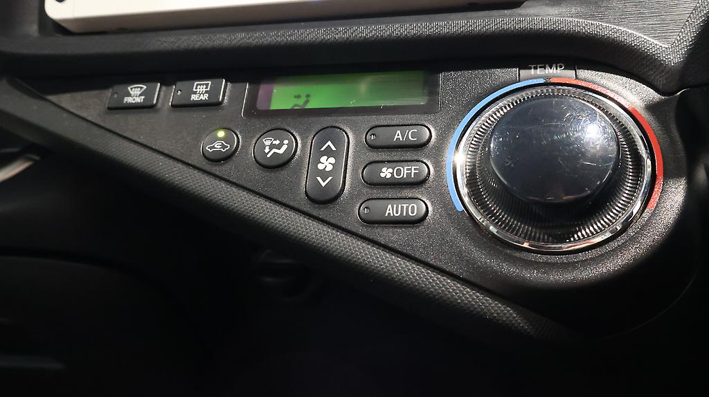 2013 Toyota Aqua G Black Soft Leather image 358564