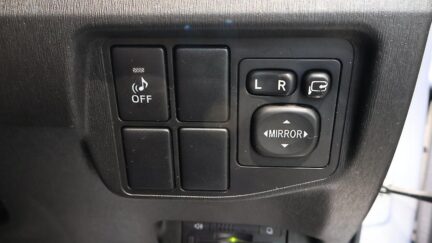 2012 Toyota Prius Hybrid L-Package image 358402