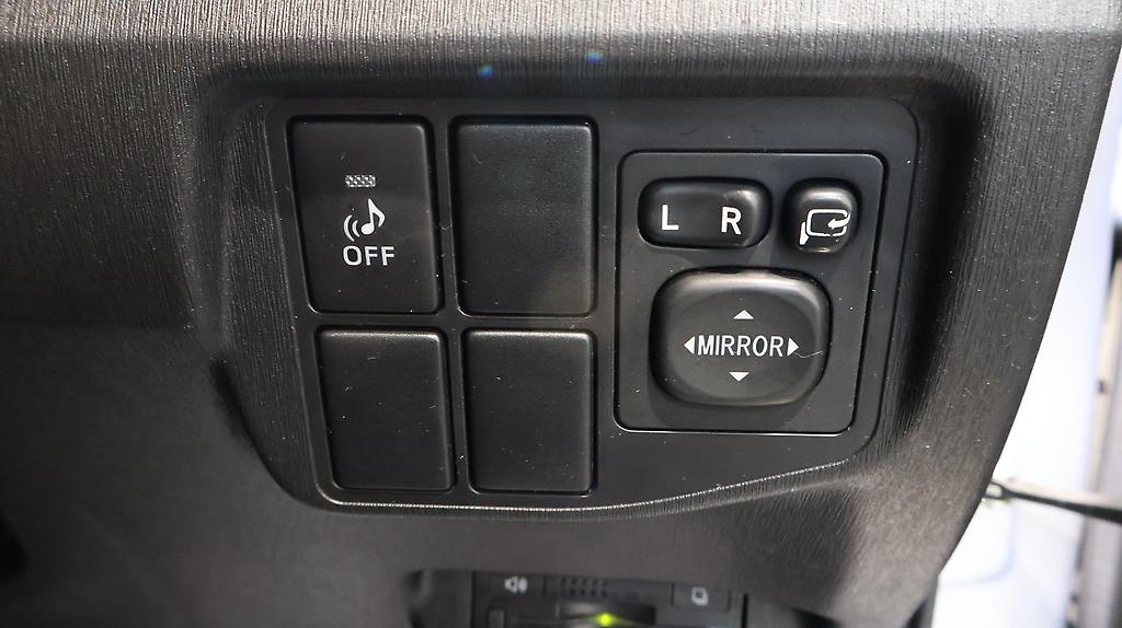 2012 Toyota Prius Hybrid L-Package image 358402