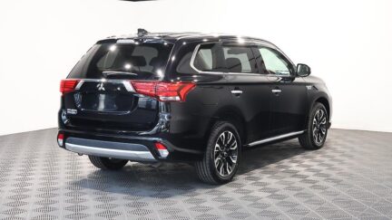2015 Mitsubishi Outlander PHEV G Navi Package 4WD image 359725
