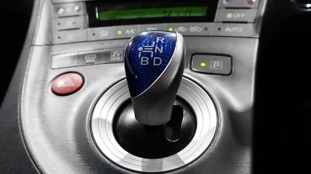 2013 Toyota Prius PUSH BUTTON START + REVERSE CAMERA + STEERING WHEEL CONTROLS image 361984