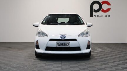 2014 Toyota Aqua REVERSE CAMERA + BLUETOOTH image 361070