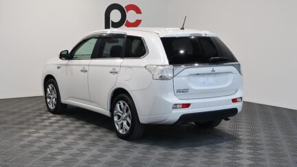 2014 Mitsubishi Outlander PHEV G Navi Package 4WD image 362536