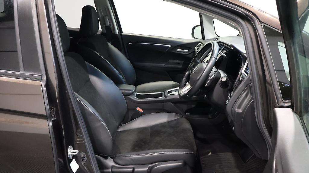 2015 Honda Shuttle Hybrid X image 358850
