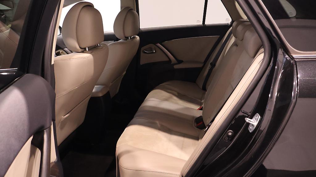 2013 Toyota Avensis Wagon Li image 359801