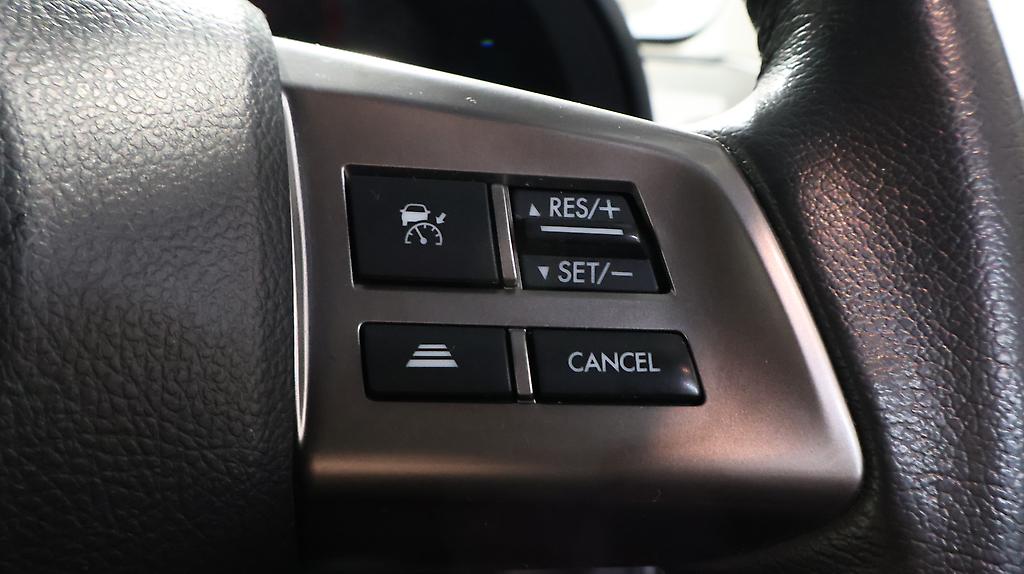 2014 Subaru XV 2.0i-L Eyesight AWD image 360002