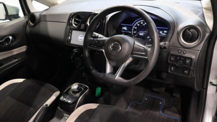 2017 Nissan Note e-Power X image 360017