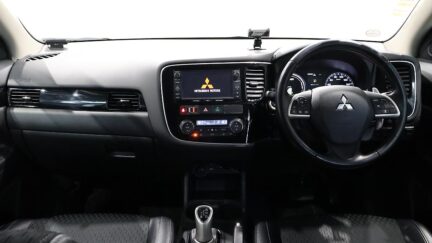 2014 Mitsubishi Outlander PHEV G Navi Package 4WD image 362544