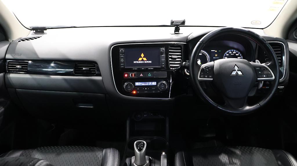 2014 Mitsubishi Outlander PHEV G Navi Package 4WD image 362544