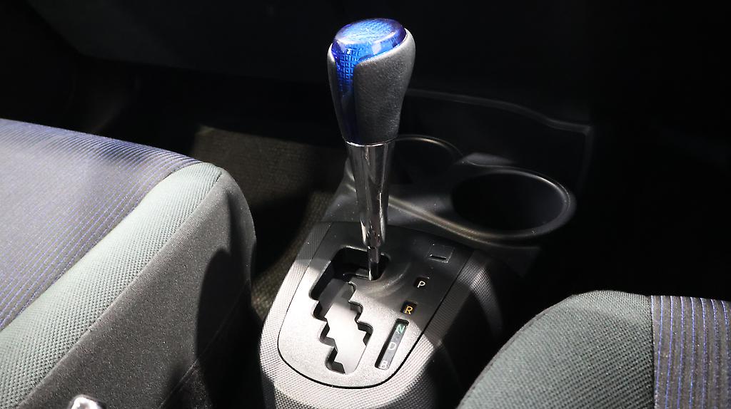 2015 Toyota Aqua S MODEL + PUSH BUTTON START + REVERSING CAMERA image 361845