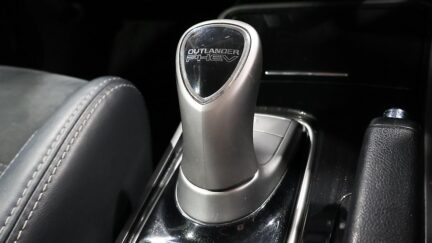 2015 Mitsubishi Outlander Phev image 360772