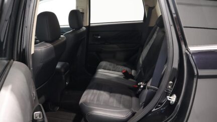 2015 Mitsubishi Outlander PHEV G Navi Package 4WD image 359729