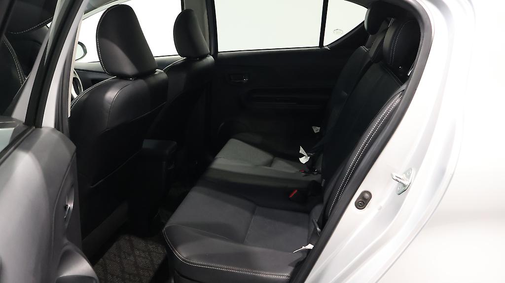 2013 Toyota Aqua G Black Soft Leather image 358557