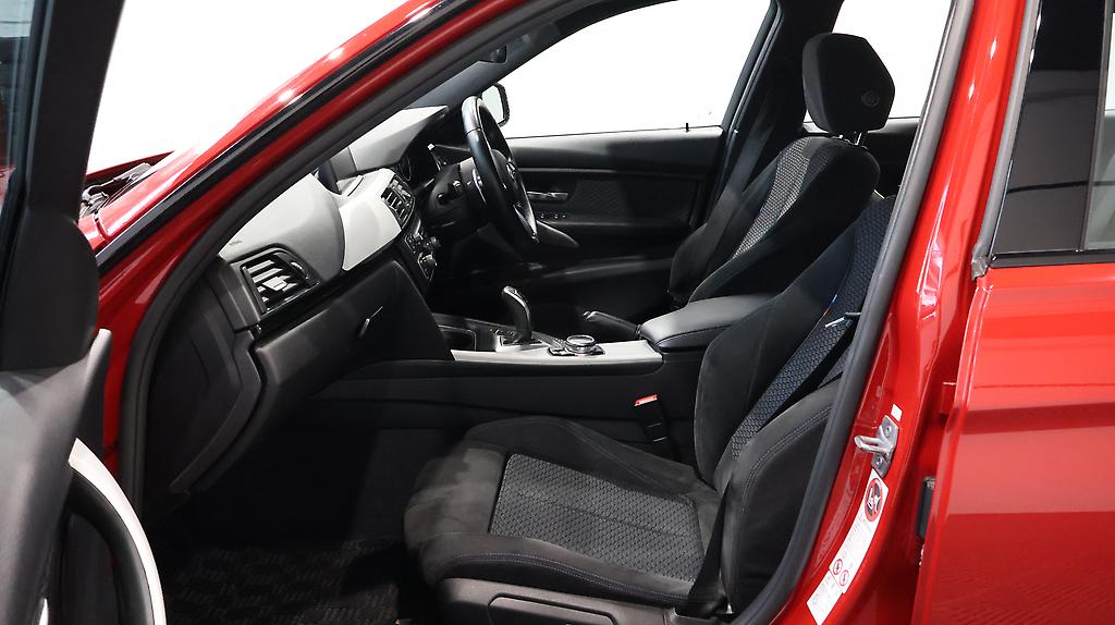 2014 BMW 3 Series 320i M Sport image 361638