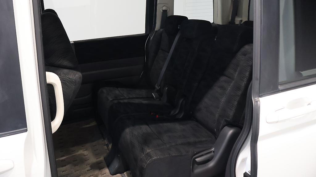 2012 Honda Step Wagon G Inter Navi E Selection image 361420