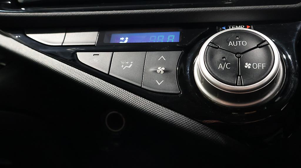 2016 Toyota Aqua G Model, Push Start, Reverse Camera image 360416