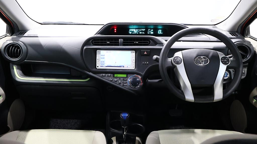 2012 Toyota Aqua S MODEL + PUSH START + REVERSE CAMERA image 360038
