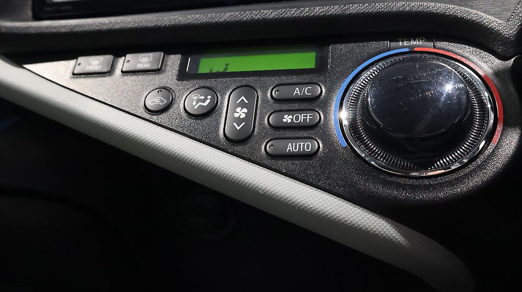2014 Toyota Aqua S MODEL + PUSH START image 359665