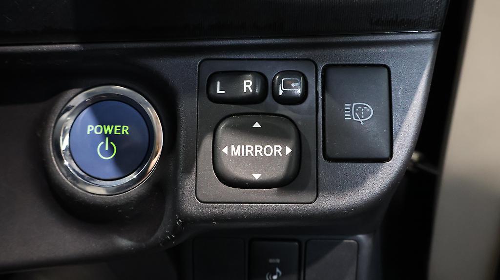 2013 Toyota Aqua Hybrid G Model image 359257