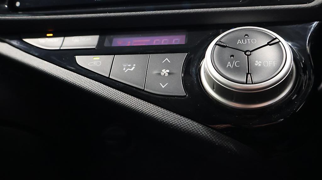 2015 Toyota Aqua S MODEL + PUSH START + REV CAMERA image 361321