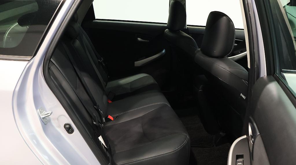 2012 Toyota Prius Hybrid L-Package image 358386