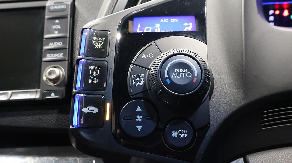 2013 Honda CR-Z REVERSE CAMERA + STEERING WHEEL CONTROLS image 360307
