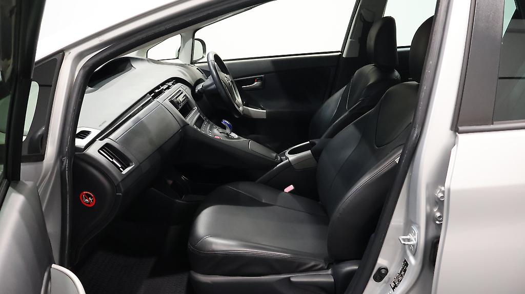 2012 Toyota Prius S Model + Push Button Start image 361661