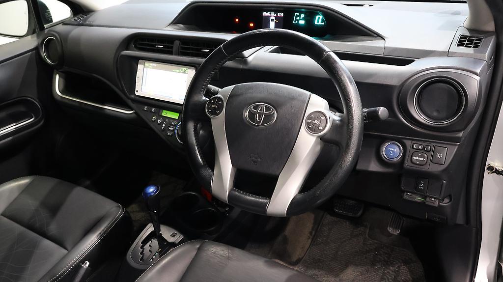 2013 Toyota Aqua G Black Soft Leather image 358561