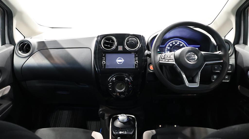 2017 Nissan Note e-Power X image 360016