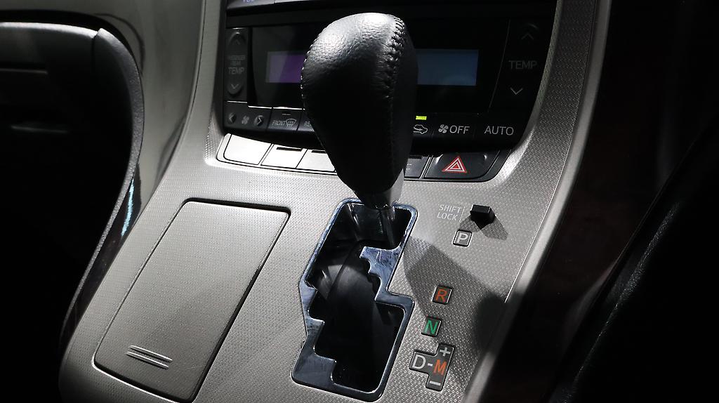 2014 Toyota Vellfire 2.4Z image 358324