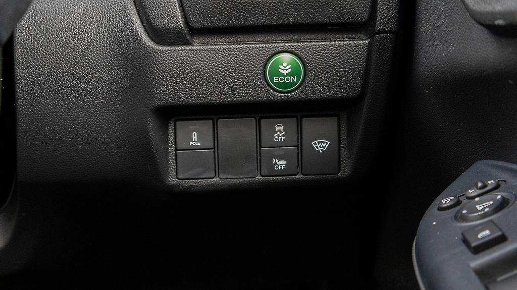 2014 Honda Fit F-Package Push start Cruise control image 358497