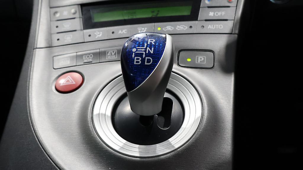 2012 Toyota Prius Hybrid L-Package image 358400