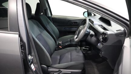 2015 Toyota Aqua S MODEL, PUSH START, BLUETOOTH image 359405