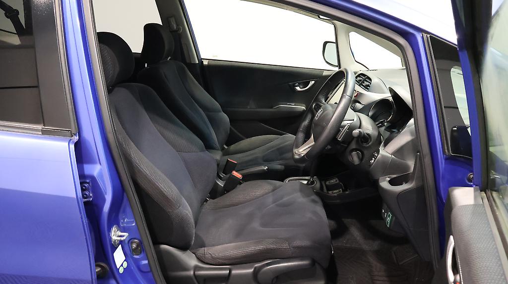 2012 Honda Fit Hybrid XH Selection image 361209