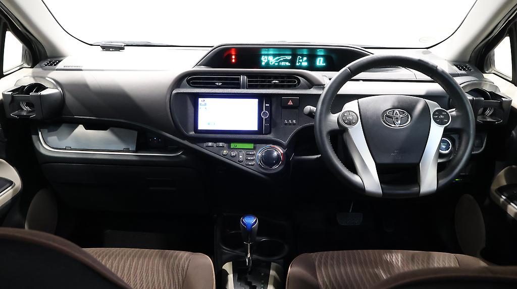 2013 Toyota Aqua Hybrid G Model image 359250