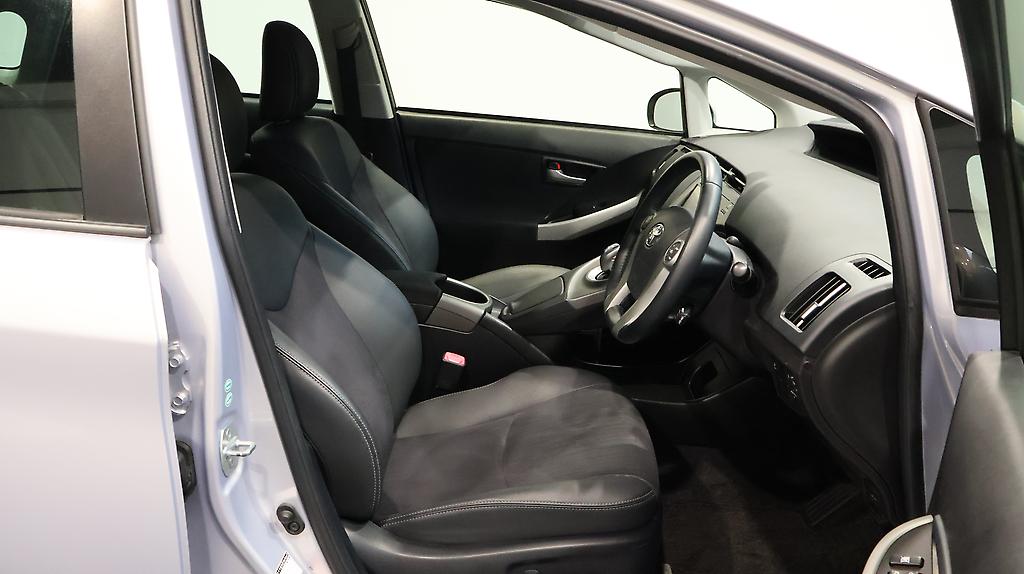 2012 Toyota Prius Hybrid L-Package image 358388