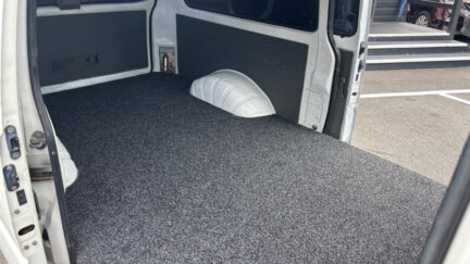 2013 Mitsubishi L300 2.4P LWB 5 DOOR image 358737