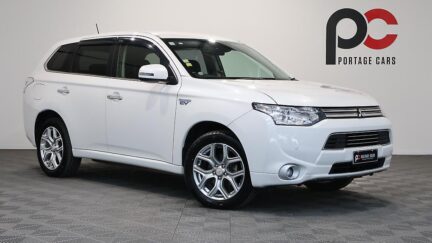 2014 Mitsubishi Outlander PHEV G Navi Package 4WD image 362533