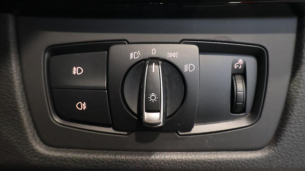 2014 BMW 3 Series 320i M Sport image 361649