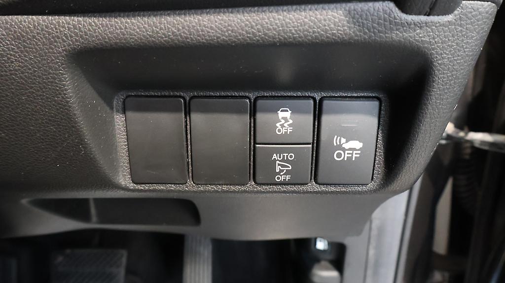 2015 Honda Shuttle Hybrid X image 358857